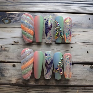 Press on nails