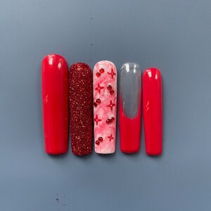 Press on nails