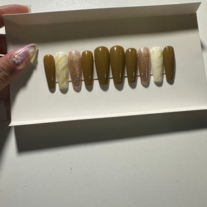 Press on nails