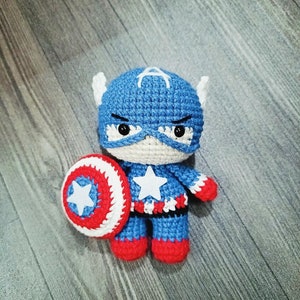 Pdf-bestand gehaakt amigurumi-sleutelhanger (Amerikaanse voorwaarden)