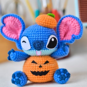 PDF pattern crochet Pumpkin Alien Amigurumi in English (US terms)