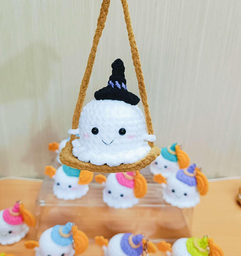 PATRÓN PDF 2 en 1 Llavero Fantasma de Ganchillo Amigurumi, Fantasma de Halloween en patrón de columpio Solo en inglés - término de EE. UU. imagen 3