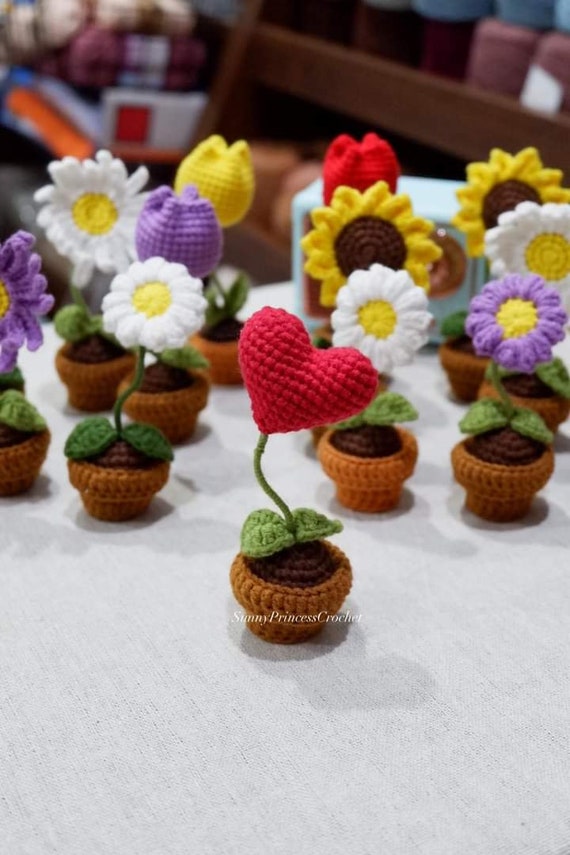 6 Mini Vasi Di Fiori All'Uncinetto Fatti A Mano – Piante Finte In Vaso Per Decorazione Casa, Ufficio, Auto – Colori Casuali