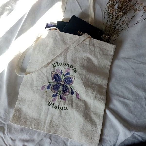 Tote Bag brodé papillon aesthetic fait main/Butterfly  Embroidered Tote bag Handmade