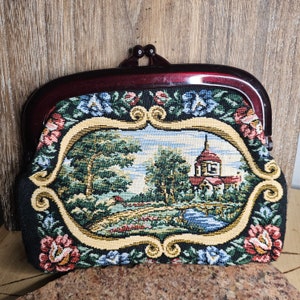Bolso de mano vintage de tapicería barroca con asa de metacrilato