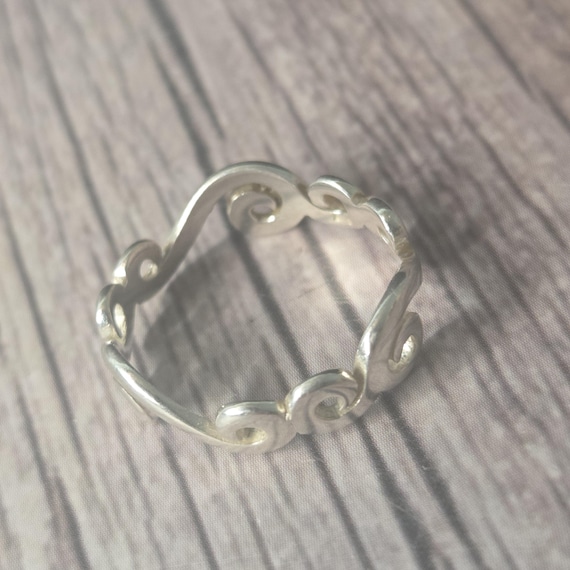 Sterling silver wavy scroll ring - image 5