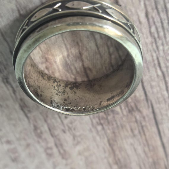 Sterling silver fish spinner ring - image 5