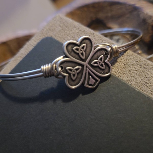 Luca + Danni Celtic knot clover bracelet.  Silver retired / discontinued lucky shamrock bracelet