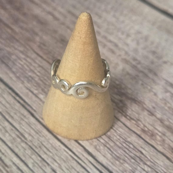 Sterling silver wavy scroll ring - image 9