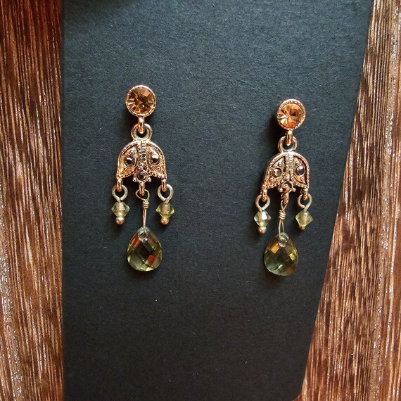 Vintage Monet dainty chandelier earrings. - image 3