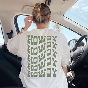 Comfort Colors Howdy Cowgirl Graphic Tee - Retro Western Oversized T-Shirt