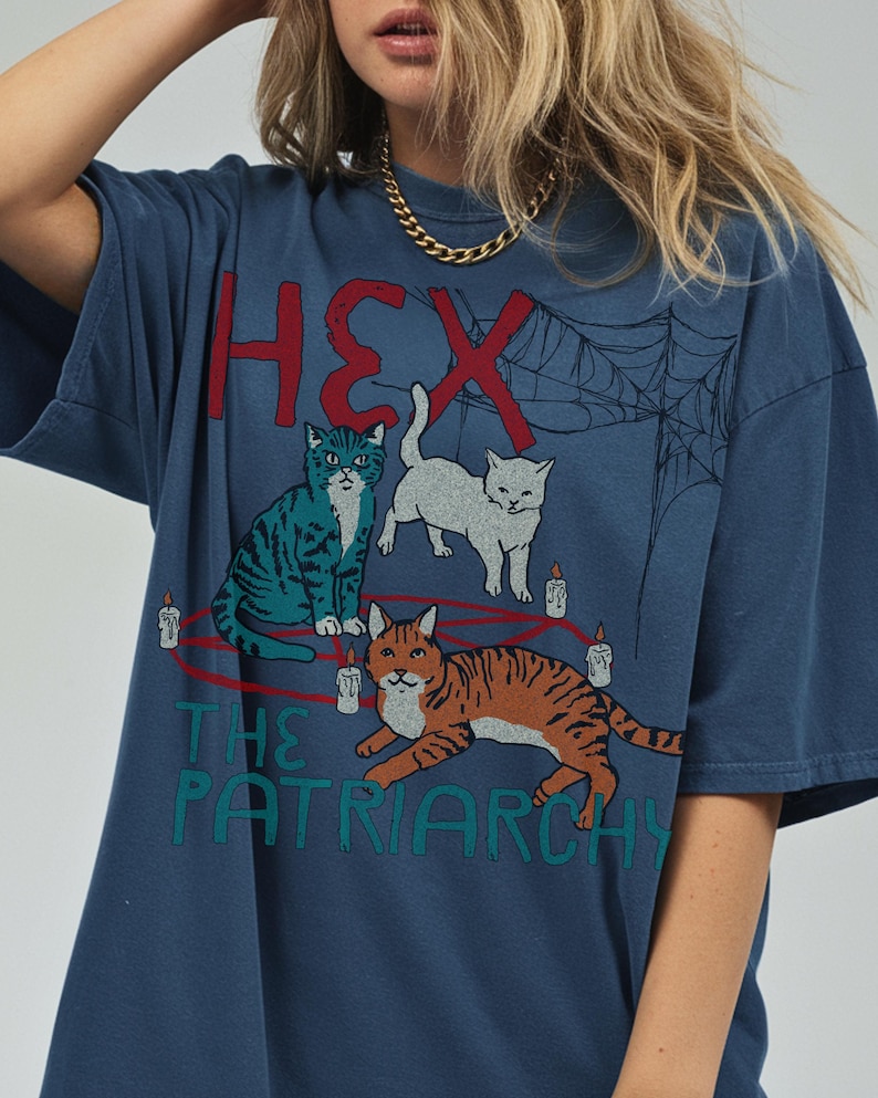 Camiseta Hex the Patriarchy, camiseta con estampado de gato brujo, camiseta de protesta feminista, camiseta unisex Comfort Colors, declaración política, camiseta de derechos de la mujer imagen 4