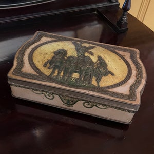 Rare Cadbury’s Chocolates Great War peace tin 1918