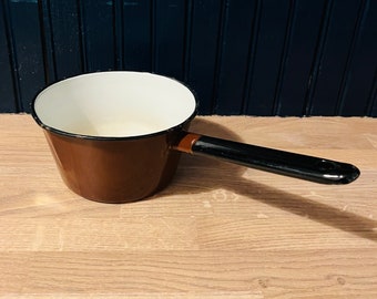 Cacerola vintage de esmalte marrón