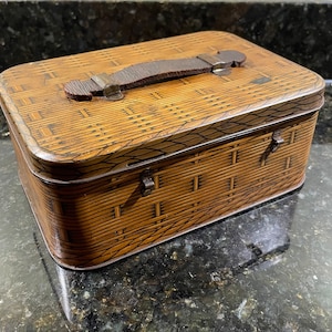 Vintage picnic basket sweet tin by Bassett