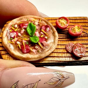 Miniatur-Lebensmittel - für Wichtel und Puppenhäuser - MiniFood - Wichtel Deko - Maßstab 1:12 - Pizza- vrschiedene Ausführungen