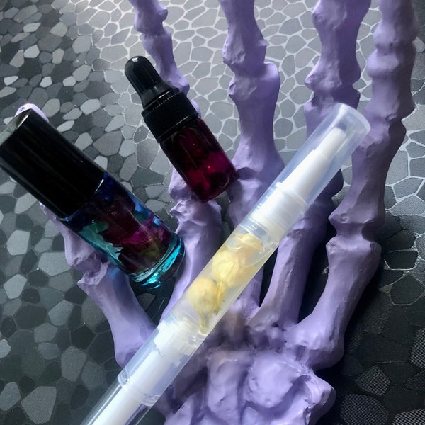 All-Natural Cuticle Oil -Halloween cuticle oil - Pumpkin Cuticle oil pen - Cuticle oil rollerball- Hydrating cuticle oil - 3ml pen- handmade