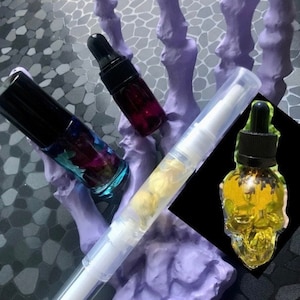 All-Natural Cuticle Oil -Halloween cuticle oil - Pumpkin Cuticle oil pen - Cuticle oil rollerball- Hydrating cuticle oil - Skeleton oil