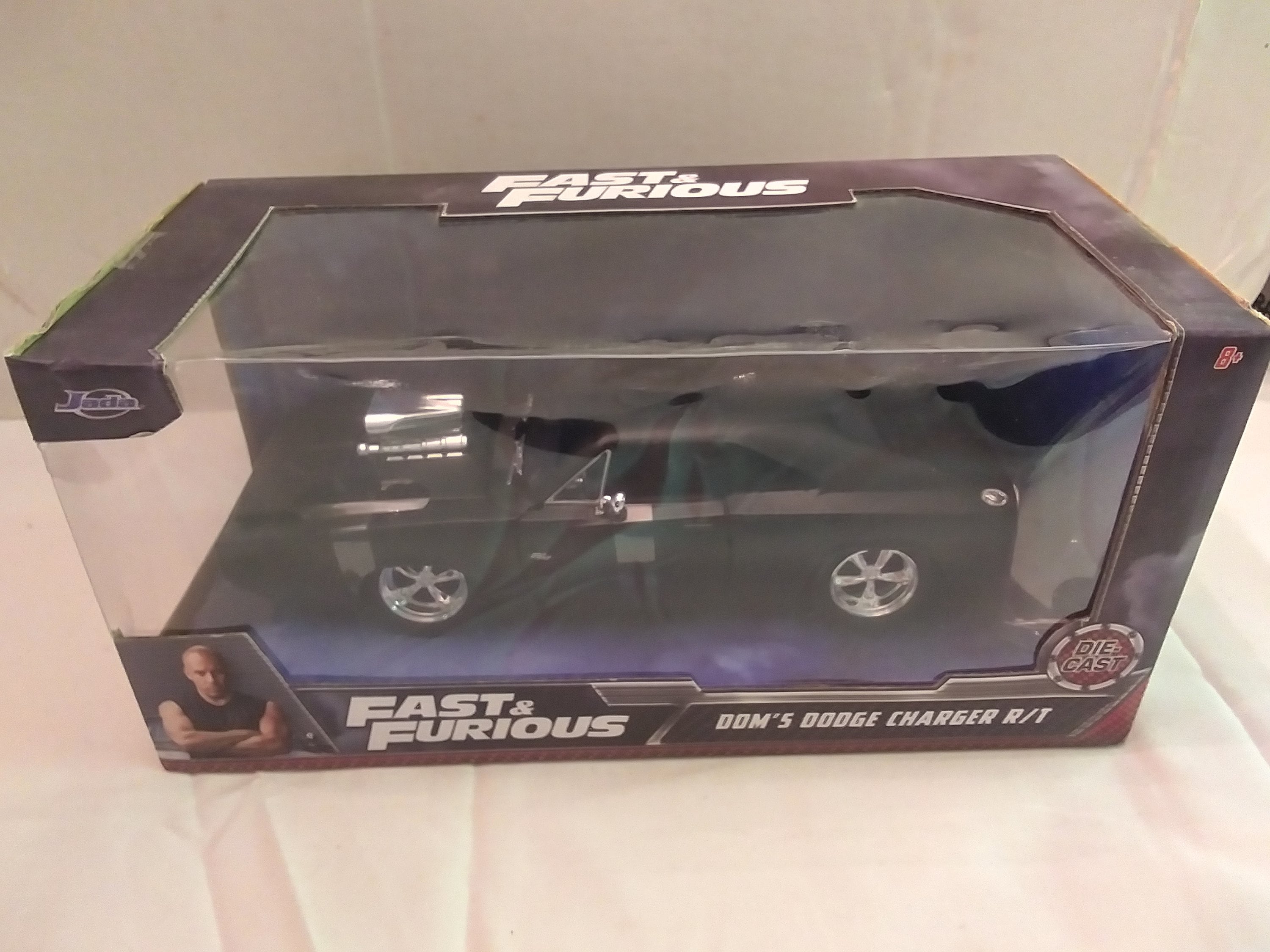 ワイルド・スピード ドムのダッジ チャージャー R/T ダイキャスト