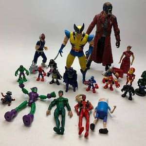 Sammlung von mehr als 20 Marvel, DC, Dragonball Z, Cartoon Network Superhelden Actionfiguren