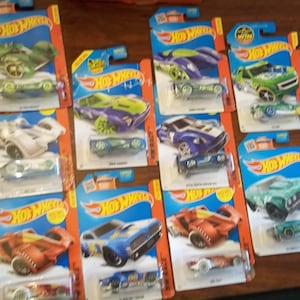 Collection of 10 Mattel &#39;15 Hot Wheels HW RACE series, MIP 1