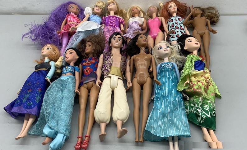 15 muñecas de princesas Disney de Mattel: Elsa, Anna, Mulan, Jasmine y Aladdin imagen 1