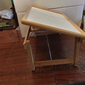 Wood Children&#39;s TV Lap Stand Style Art Work Table with Dry Eraser Surface