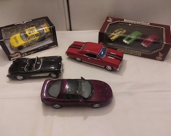 Road Legends 3-Car Set plus Johnny Benson + 3 Die-cast Cars - ERTL