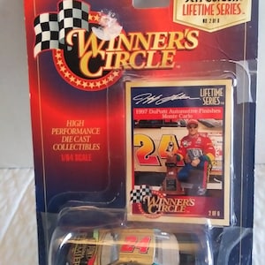 NASCAR Jeff Gordon Nr. 24 - 1997 DuPont Monte Carlo Druckgussauto mit Sammelkarte, MIP