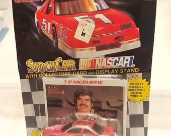 NASCAR Stock Car No. 70 J.D. McDuffie, fundido a presión, soporte de exhibición, tarjeta coleccionable