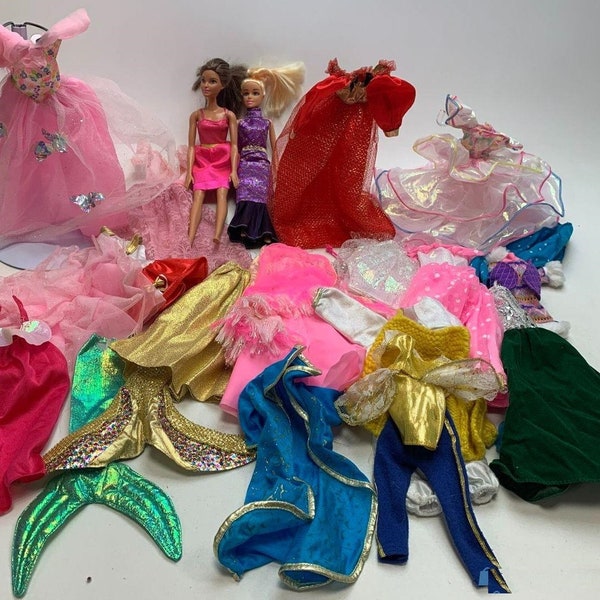 2 Barbie Fashion Dolls with Large Variety of Clothes & Outfits