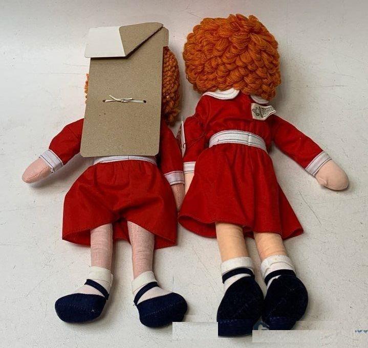 ヴィンテージ アニー ぬいぐるみ 布製人形 2 体 - Knickerbocker 製