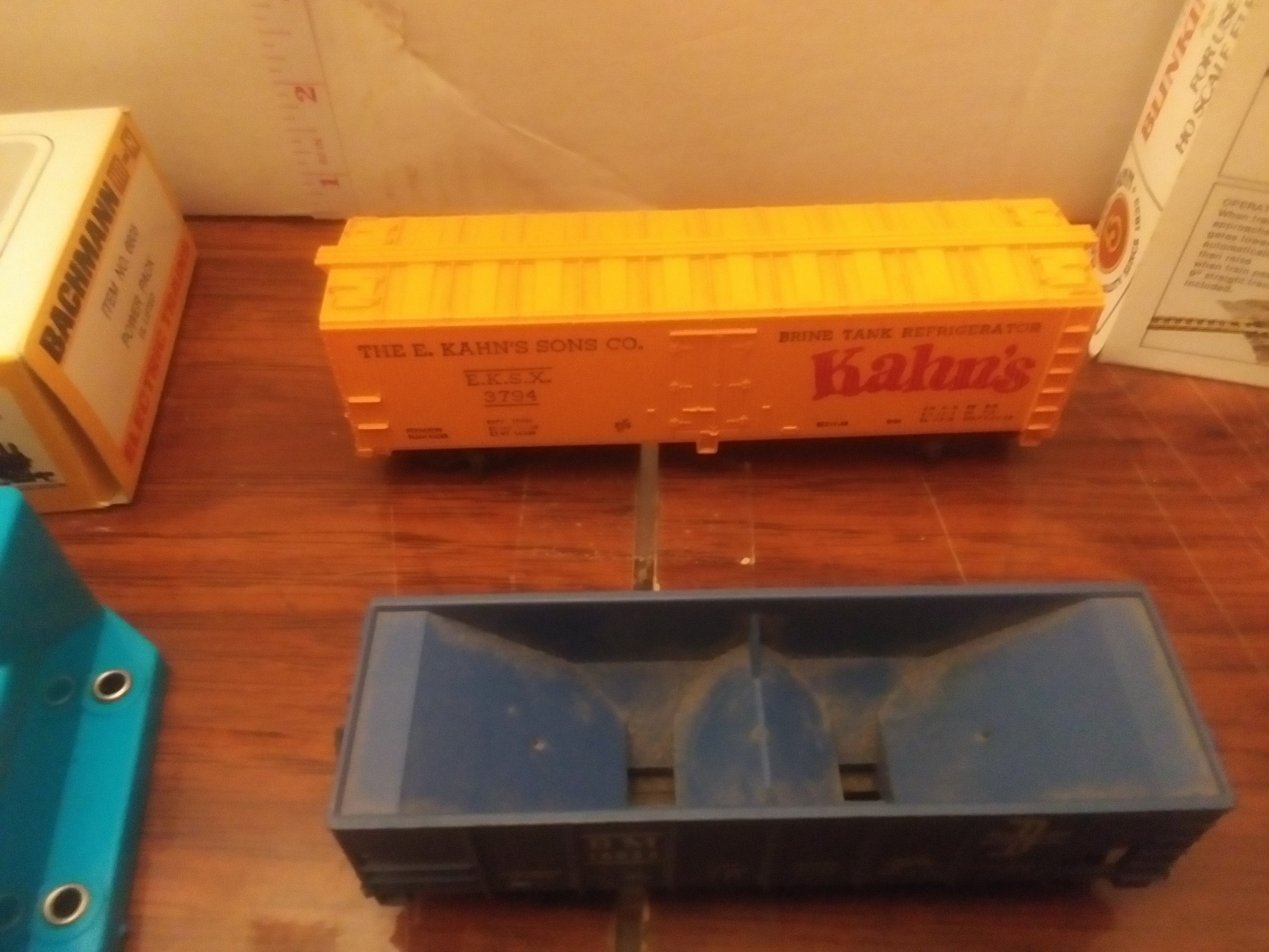 Vintage HO Scale Trains Engine 6 Rail Cars and Transformer Etsy