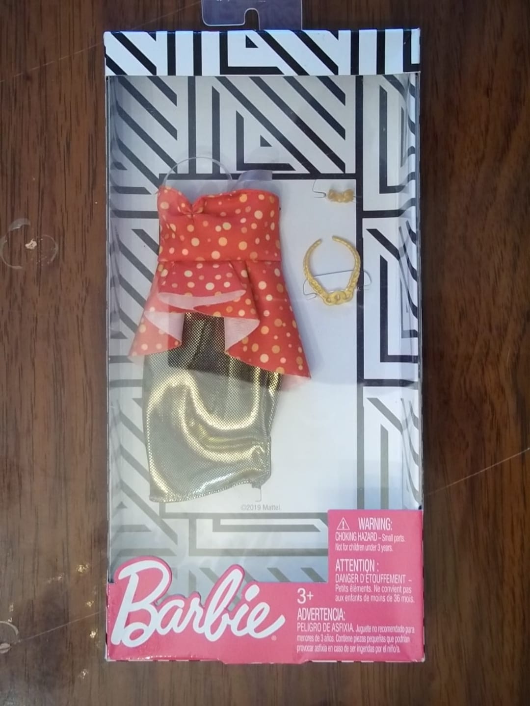 Barbie Fashion Outfit With Accessories in Original Box (offers)