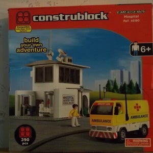 Construblock Emergency Hospital With Ambulance building block set, 390 pieces