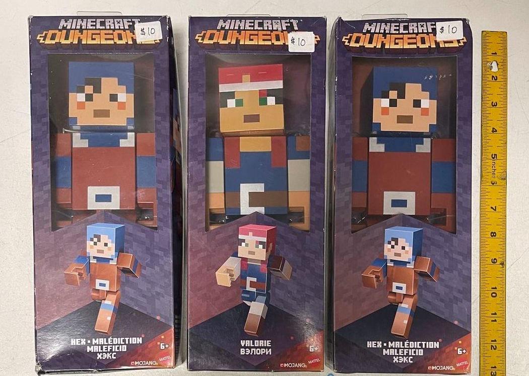 6 Minecraft Dungeons Action Figures - Valorie, Tuxedo Steve