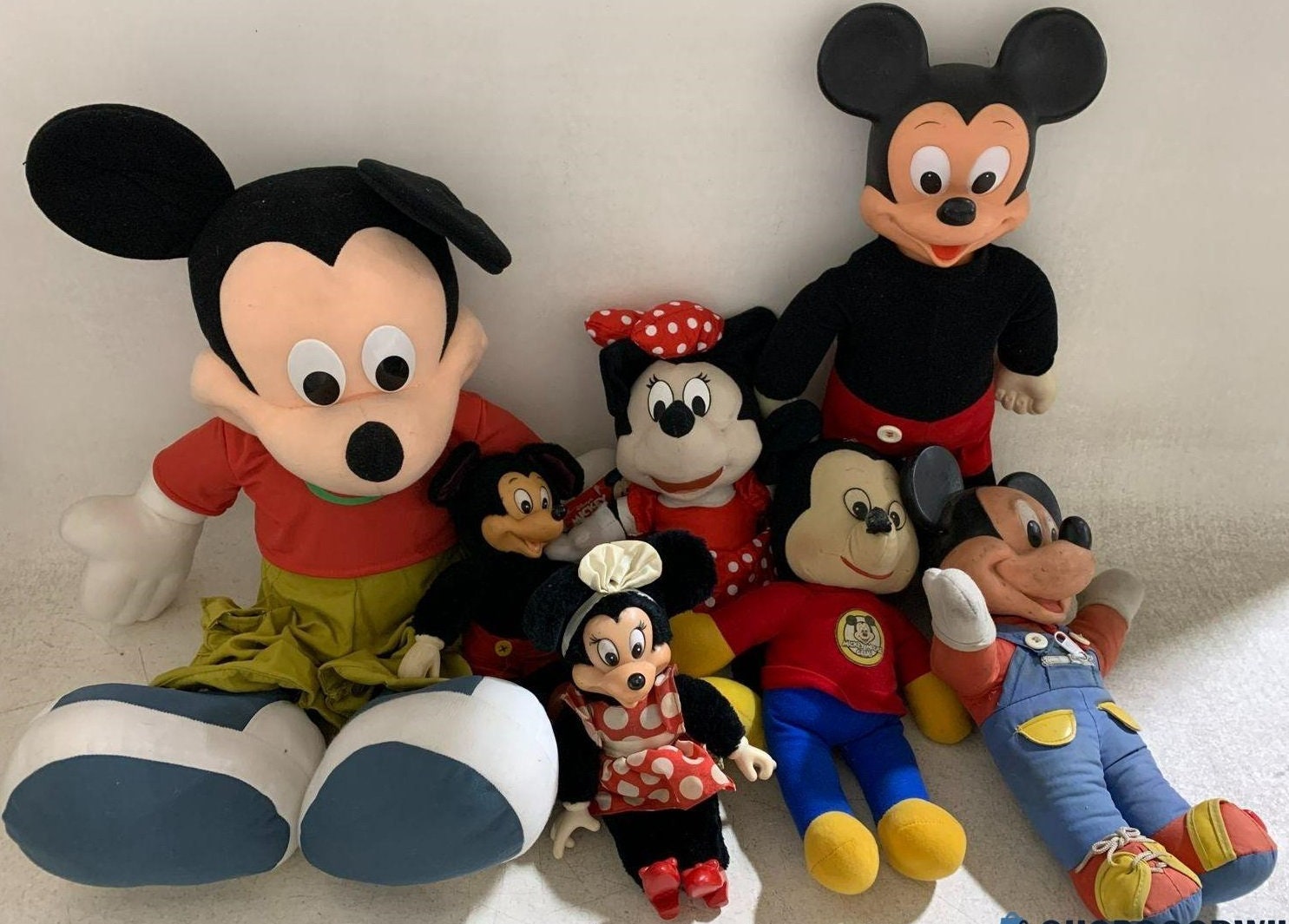 Vintage 1970s-2000 - 7 Walt Disney's Mickey & Minnie Mouse Plush
