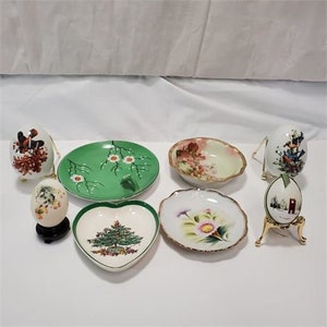 13-piece collection of decorative eggs and trinket dishes, Spode, Japan, etc.