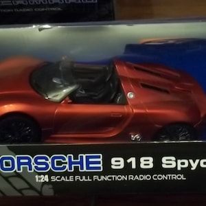 Porsche 918 Spyder Red Convertible 1/24 scale model full function radio control car