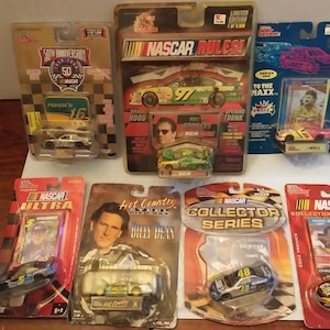 Sammlung von 7NASCAR Jimmie Johnson Die-Cast Autos/Karten/andere Fahrzeuge von Hot Wheels, MIP