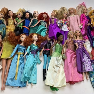 Disney princess barbie best sale clothes