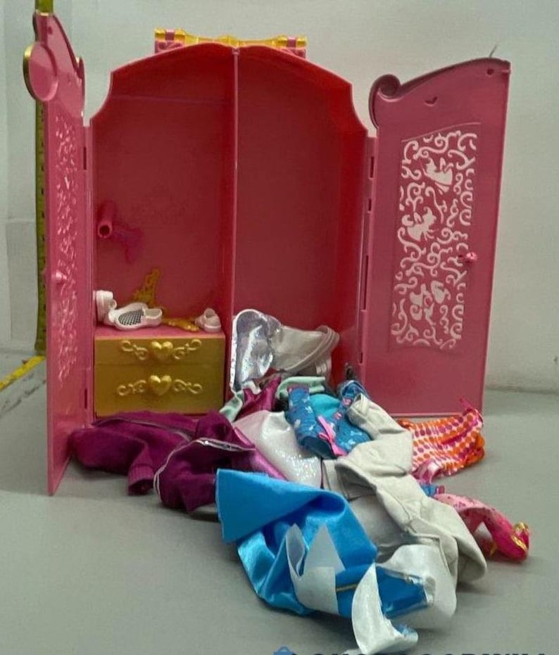 Barbie & Disney Princess Dolls - Ariel, Beast, Horse, Furniture, Wardrobe Closet, Barn image 11