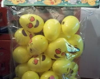 Package of 24 count EMOJI UNIVERSE emoji Easter eggs, MIP