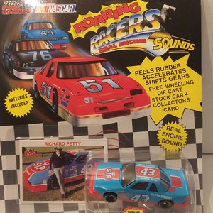 Nascar Richard Petty No. 43 STP Racing Roaring Racers w/Karte, IOP