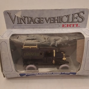 Taptco Horse Collar Pads 1913 Model T Van Die-Cast Truck by ERTL, MIP