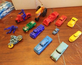 13 Vintage 1940s-60s Toy Cars/Vehicles by Hubley Kiddy Toy, Lionel, Tootsie, Thomas