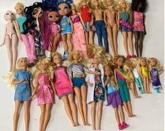 22 Vintage Barbie, Rainbow High, Disney Frozen & Other Fashion Dolls