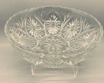 Vintage Anchor Hocking Starburst Glass Bowl – 8 Inch Diameter