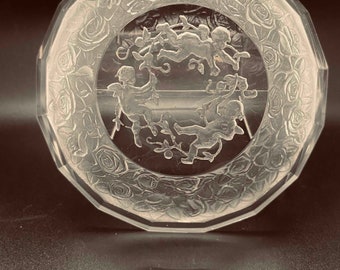 Plat vintage Angelot en cristal coupe inversée.