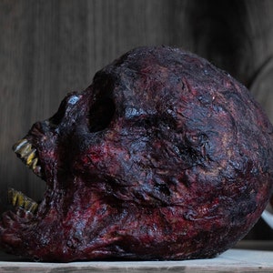 Charred Human Skull - Spooky Macabre Head Vinyl and Cotton/latex Halloween Decoration